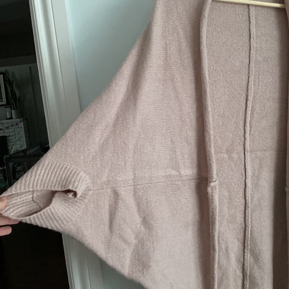 Eleven star batwing short sleeved open front sweater M - Picture 3 of 12